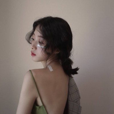 侧影美女