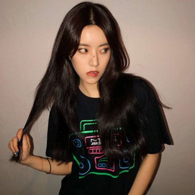 网红高冷女生头像伤感高清2019在我面前你可以不用那么坚强