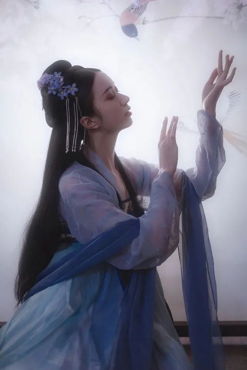古风真人女生头像雾里花似你,云间月不及红尘内寻觅,一点透灵犀腾讯新闻