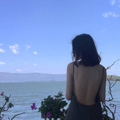 女生背影唯美旳头像告诉自己