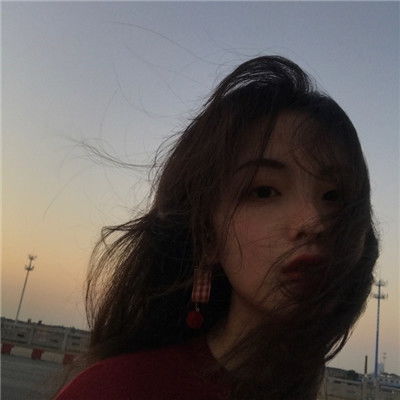 女生唯美长发飘逸头像2018最新愿时光温柔对待我们的爱情