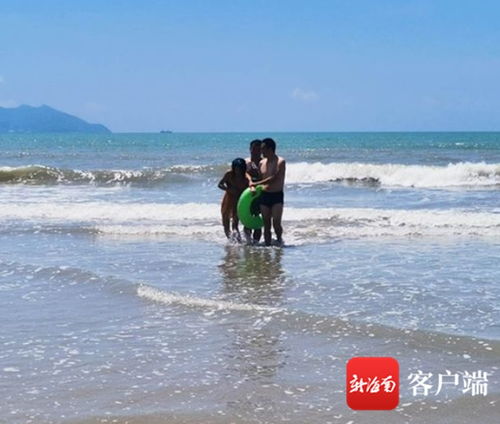 四川女游客在三亚湾溺水幸好他们及时下水救人