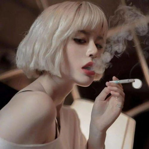 头像图片丨超酷的女生抽烟头像