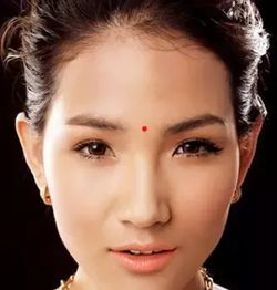 女人这里长痣,表示性欲强烈,就怕你招架不住