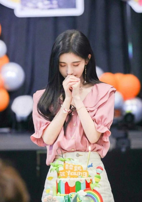 鞠婧祎完美容颜沦陷了