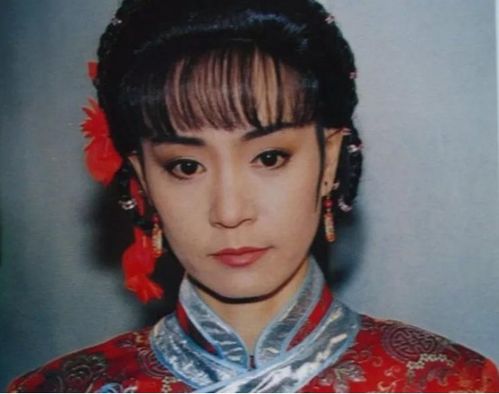 琼女郎刘雪华年轻颜值真高,可惜情路坎坷,63岁白了头仍单身一人