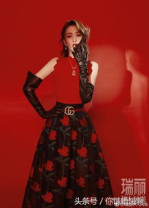 佟丽娅的红色写真侧脸也太美了鼻子一看就是天然的完全没动过