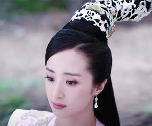 最丑古装女星发型,关晓彤缝纫机张馨予冲天髻,热巴也上榜了
