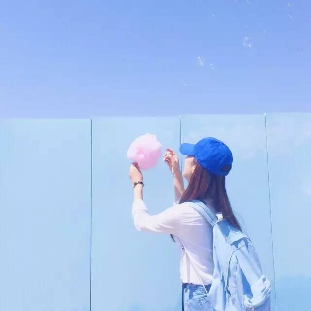 qq头像女生高冷带字蓝色房间