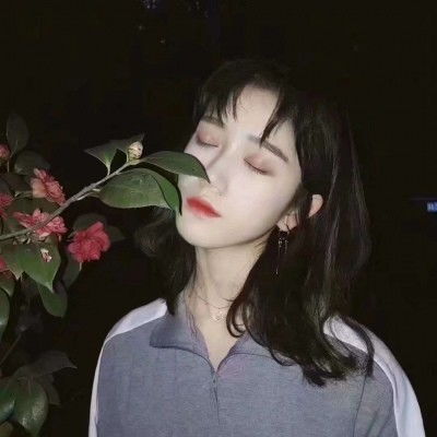 网易云热评我因车祸失明,胃癌女友把眼角膜移植给我,她留下一句话