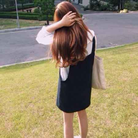 女生长发背影图片换上立马背影杀