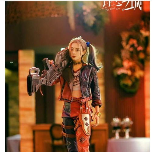 孙俪终于留长发首次扎双马尾穿露脐装,叛逆女团风撞脸张雨绮