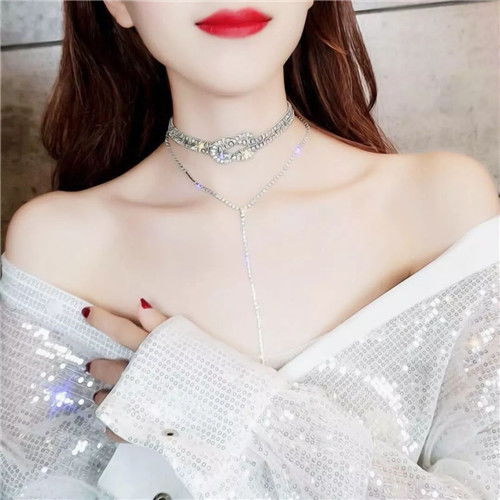 超优质的女生头像,阳光清纯向上身材很好的美女头像