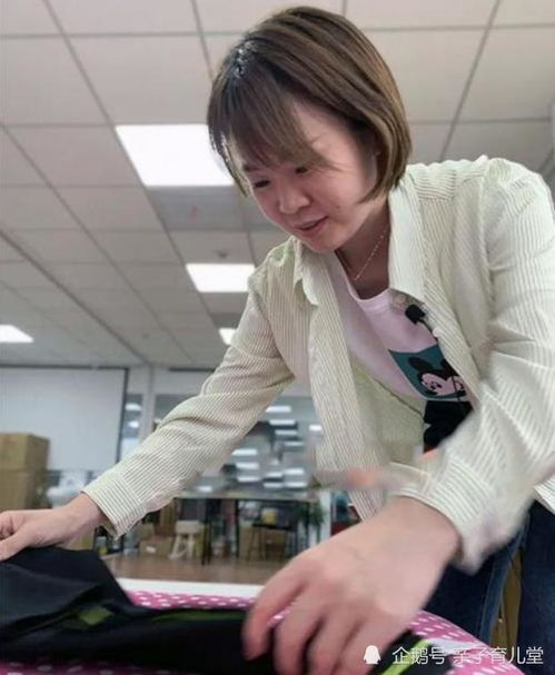 陕西女孩硕士毕业,精通两门外语,却选择当保姆,高学历贬值了吗