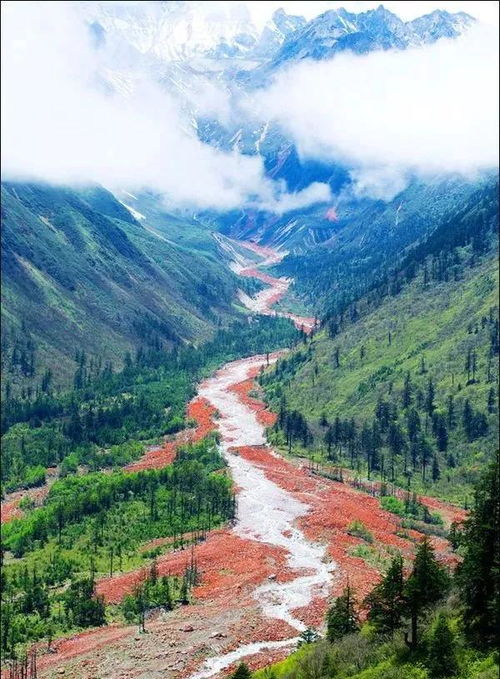 沙漠玫瑰蓝眼泪彩虹山中国最神秘的20种地理现象