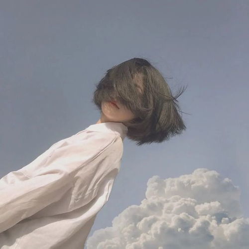 头像利落短发女生头像