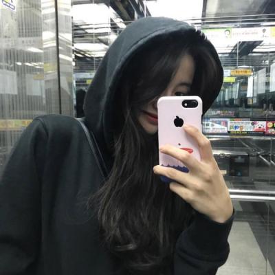 戴帽子的女生头像超拽霸气世界很怪幸好我可爱