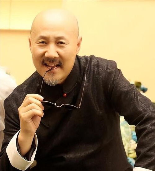 腾格尔和哈斯高娃离婚27年他晚年丧女亲情有泪水,她单身也幸福