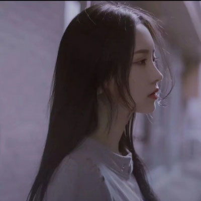 女生头像霸气侧脸不由得为约会的打扮而烦恼