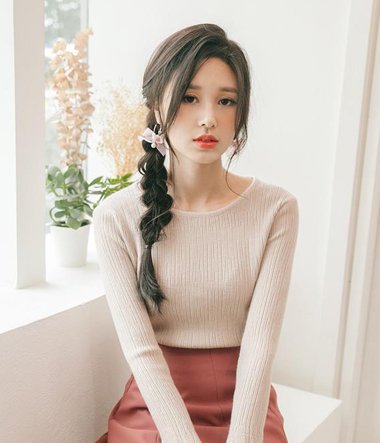 学这款侧编发调配森系小清新风情最秀美女生侧编发教程发型师姐