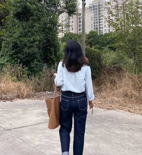 单调女生头像微胖