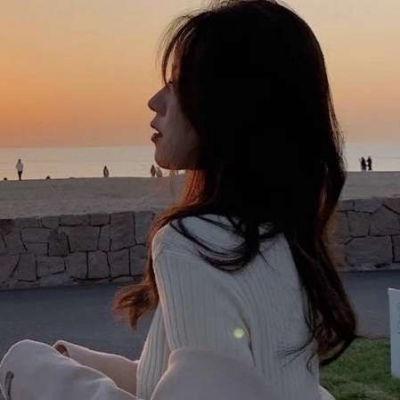 温柔惊艳女头车与车总是相撞人微信头像我要个性网