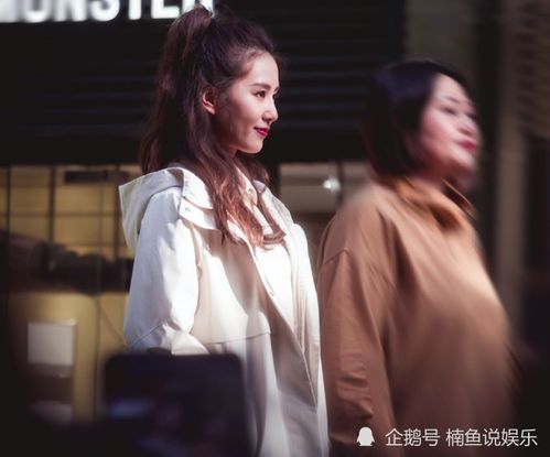 都说刘诗诗坐姿好霸气,其实是仙女下凡,生图比精修图还美