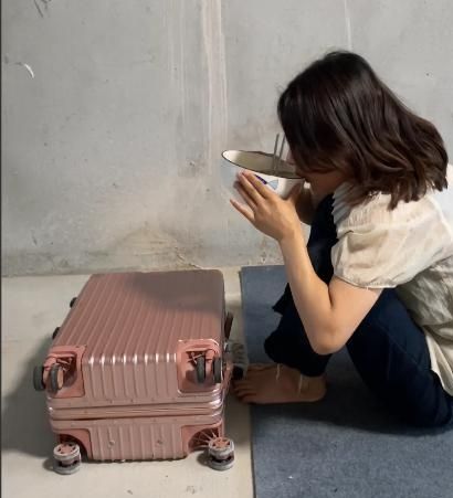 如何看待女孩花光10年积蓄买房入住毛坯房,称结婚并不能带来安全感