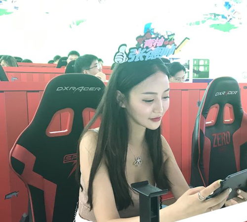 和平精英阿布青柚终于露脸,最美女粉让人羡慕当大神真好