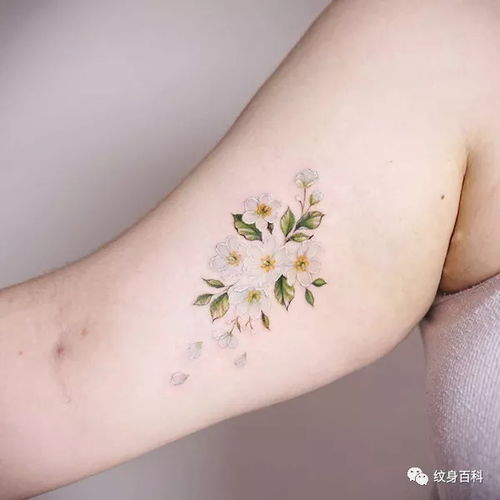 适合女生的花朵纹身,柔和美丽,清新自然