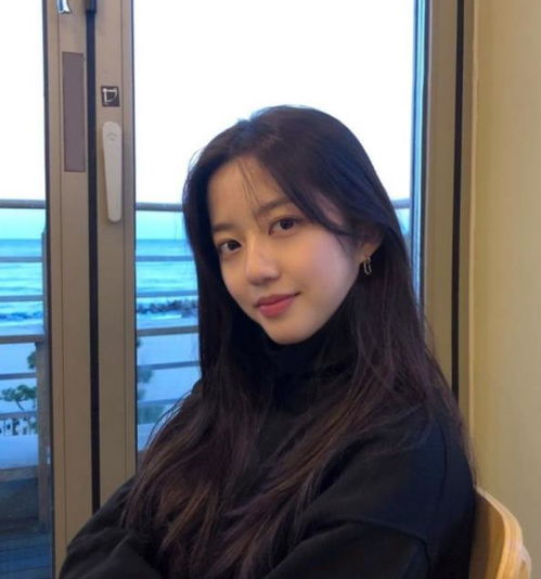 少女千颂伊8年后脱胎换骨新作肉肉脸消失,20岁就有气质明星脸