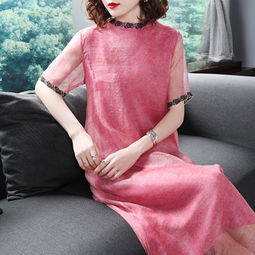 发现一种新奇女装,6070女人穿,显白显嫩,美的不得了