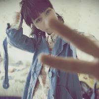 qq头像你爱我,但你不是只爱我,不是最爱我.女生伤感