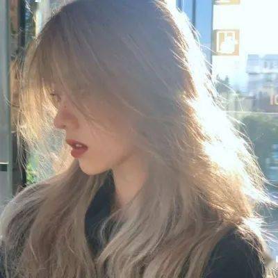 女生头像丨稀里糊涂的一个梦