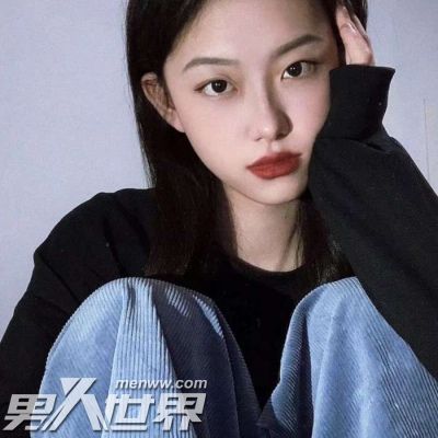 女朋友的闺蜜老是占用我陪她的时间我有点吃女友闺蜜的醋
