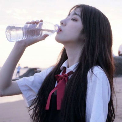 清纯高冷女生头像侧脸真实同一人多张