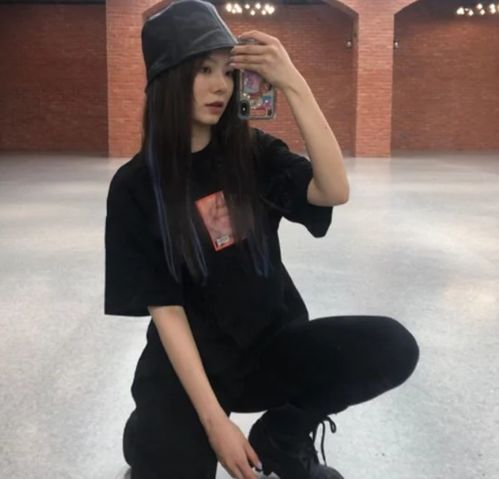 硬糖少女自拍,赵粤露牙齿,希林有点不对劲,王艺瑾原相机怼脸