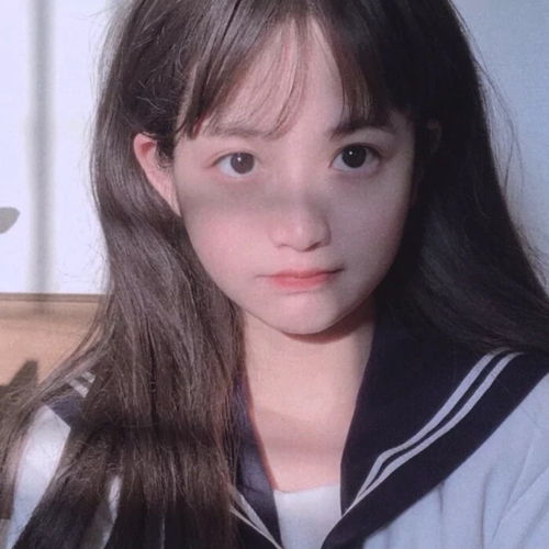 网易云热评女孩撒娇让男孩背她,男孩吃力的背起来,女孩纳闷,问他