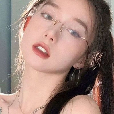 女生头像有趣的事物不应该分享给敷衍的人