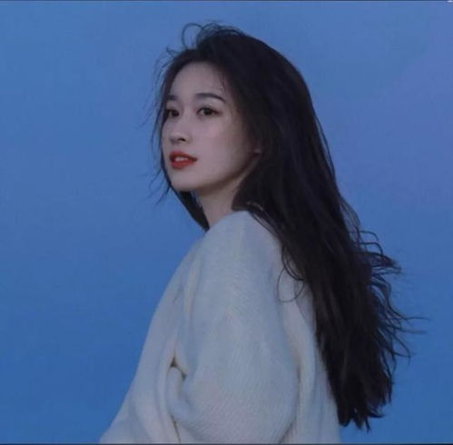 高级感女生单人头像