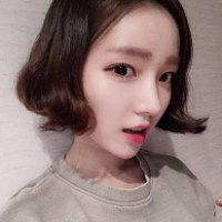 微信头像女生简单大方学生短发
