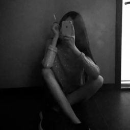 抽烟男女头