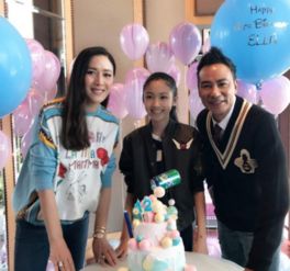 任达华的女儿气质也太好了,一双大长腿相当抢镜,丝毫不输超模