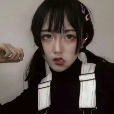 女生头像微丧伤感的文案失望攒够了,也是时候离开了