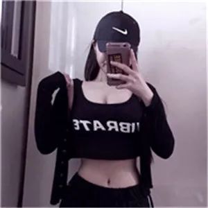 戴鸭舌帽女生头像,全部是戴帽子低头女生头像图片