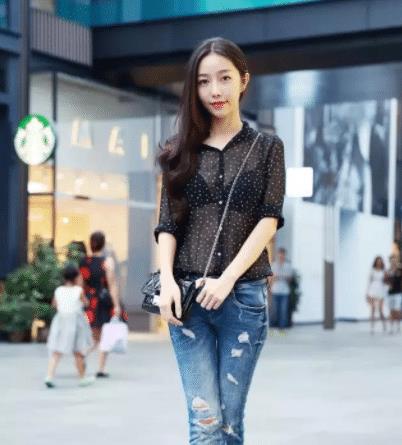 少有人天生美丽,明星也不例外,惊艳的芳华钟楚曦被曝生图