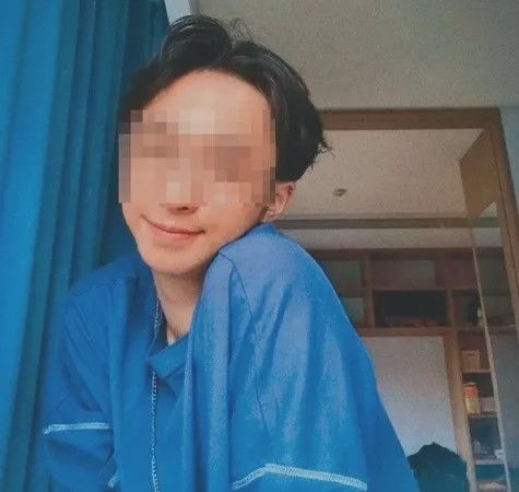 台媒曝伊能静18岁儿子真实取向,因酷爱长发女装掀起家变