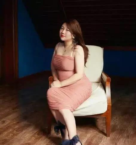 鱼尾裙女郎又上热搜,是不是真性感,关你啥事