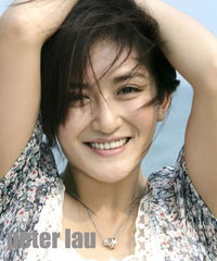 谢娜笑容灿烂妩媚