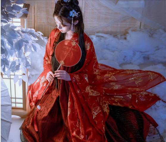 这几款绝不会吃土的汉服,是00后最爱,90后女生却不敢穿